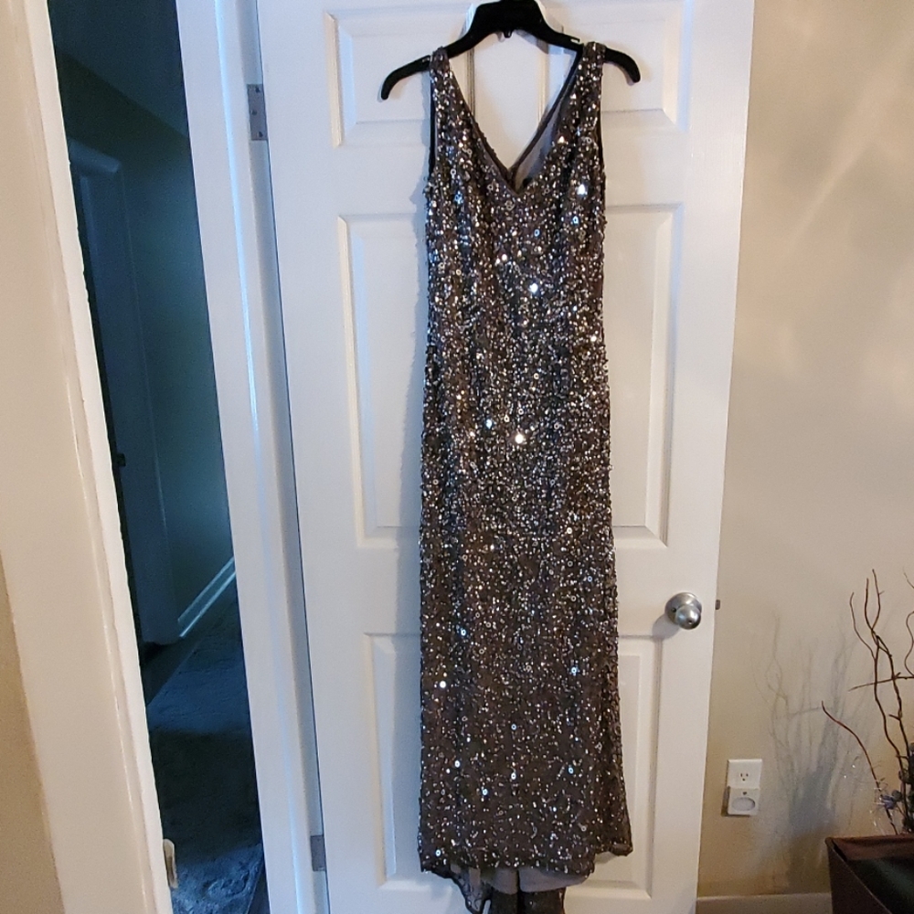 Formal Dress - Picture 1 of 3